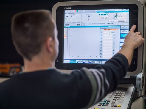Teilnehmer an DMG Mori Maschine im BZ Kassel
